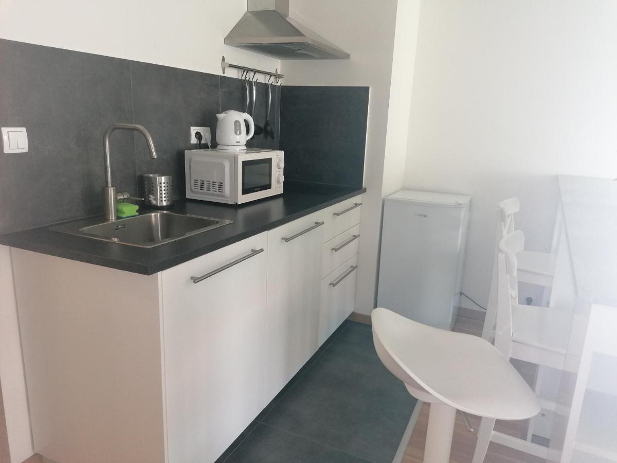 Brand New Two Room Apartment #64 In Elite Rezidence With Free Secure Parking Prague Exterior photo